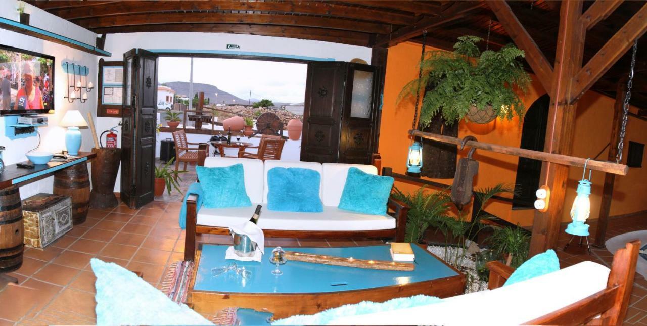 Villa Spa Las Tinajas Triquivijate 外观 照片