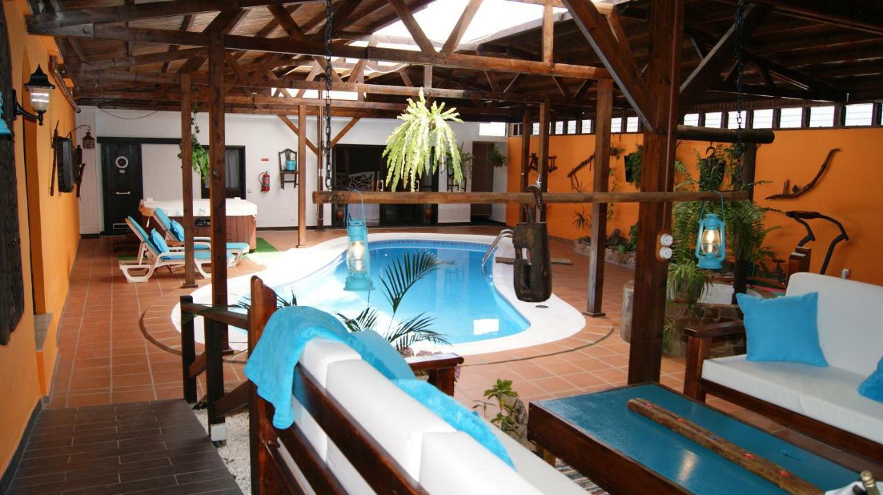 Villa Spa Las Tinajas Triquivijate 外观 照片