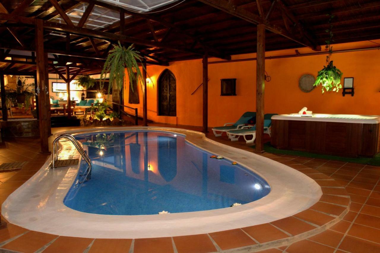 Villa Spa Las Tinajas Triquivijate 外观 照片
