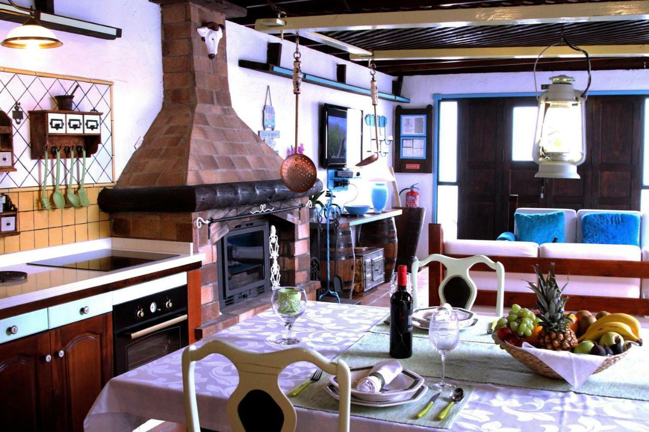 Villa Spa Las Tinajas Triquivijate 外观 照片