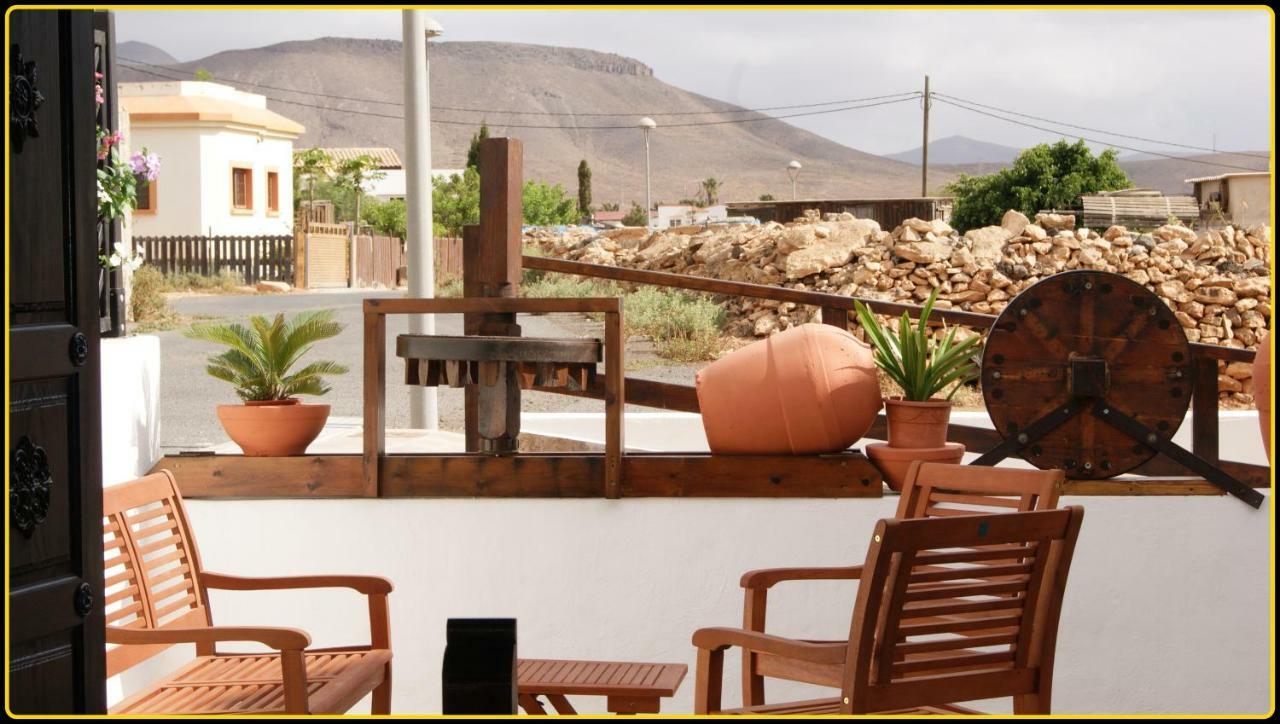 Villa Spa Las Tinajas Triquivijate 外观 照片